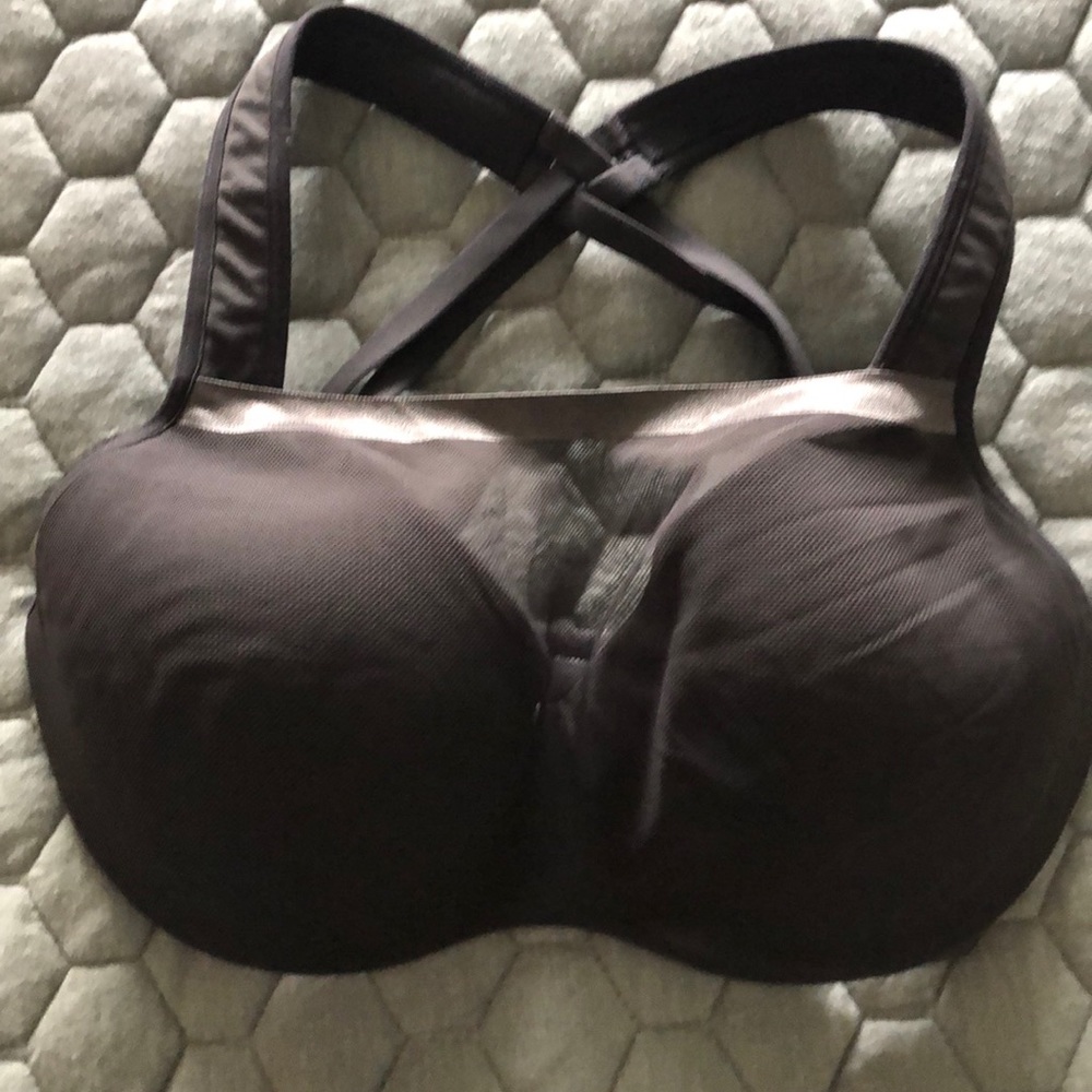 Victoria’s Secret mesh sports bra